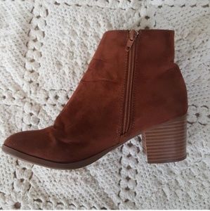 Fringe boots